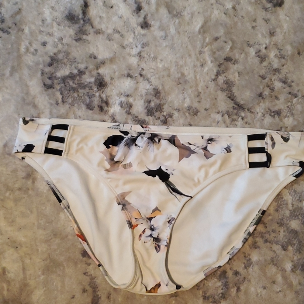 Athleta Swimsuit Bottoms